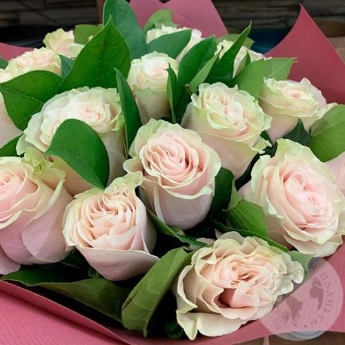 Букет из 25 роз "Нежный" в магазине Цветы Планеты