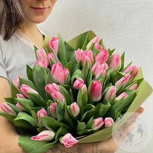 51 тюльпан розовый в магазине Цветы Планеты