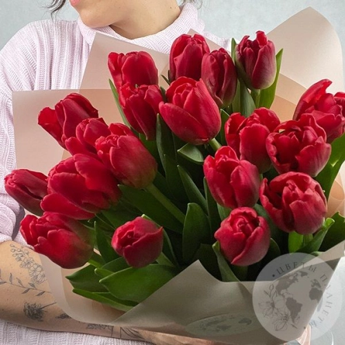 30 тюльпанов красных в магазине Цветы Планеты