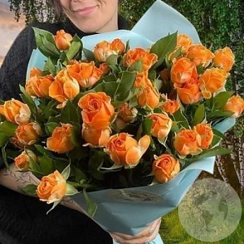 9 кустовых роз оранжевых 60 см 9 кустовых роз оранжевых 60 см