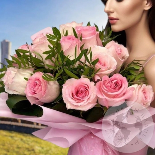 Букет из роз и фисташки в магазине Цветы Планеты