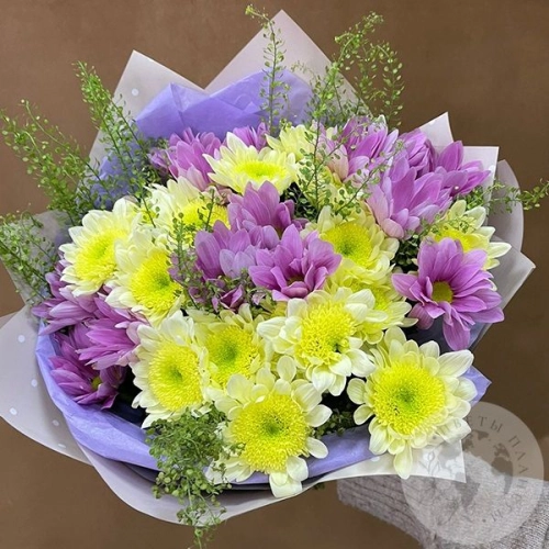 Букет из кустовых хризантем в магазине Цветы Планеты