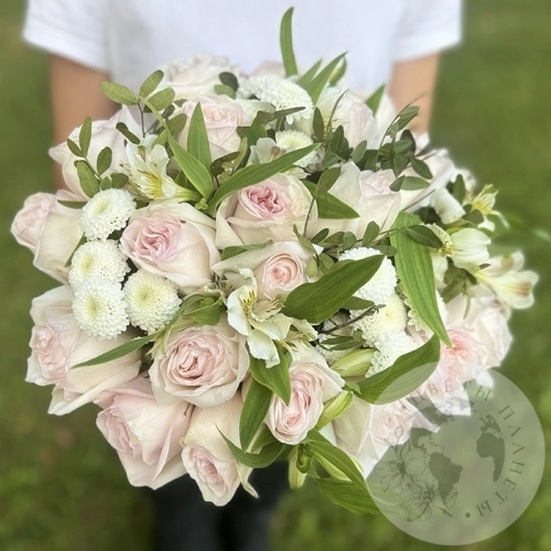 Букет из роз, хризантем и альстромерий в магазине Цветы Планеты