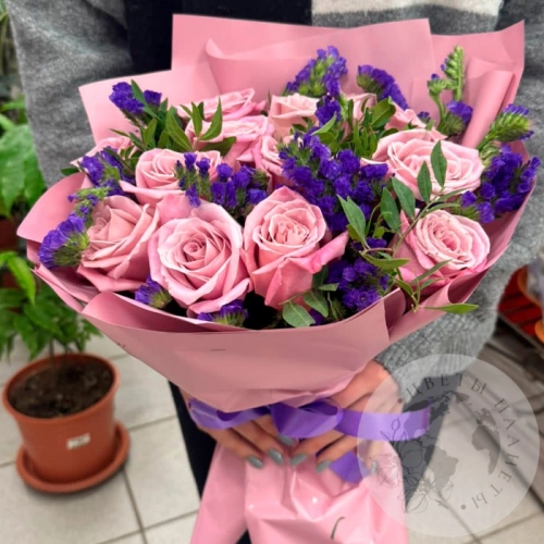 Букет из 13 роз и фисташки в магазине Цветы Планеты