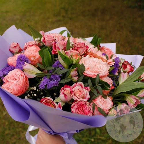 Букет из роз, гербер и альстромерий в магазине Цветы Планеты