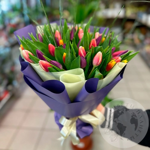 Букет из 59 тюльпанов в магазине Цветы Планеты