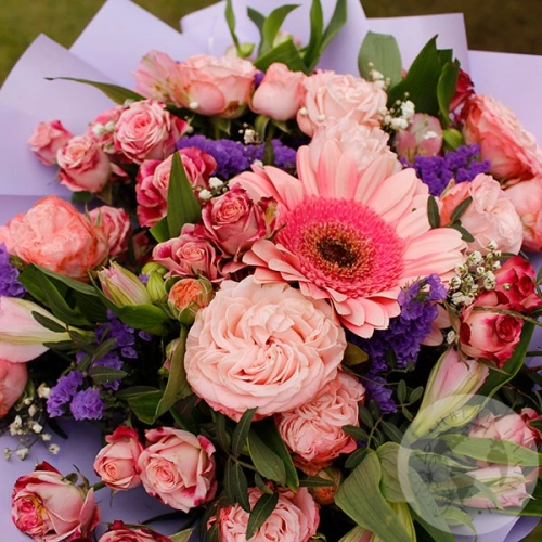 Букет из роз, гербер и альстромерий в магазине Цветы Планеты