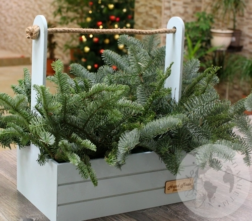 Подарки на Новогодняя композиция в ящике в магазине Цветы Планеты