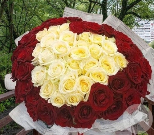 Букет из роз "Призвание в любви" в магазине Цветы Планеты