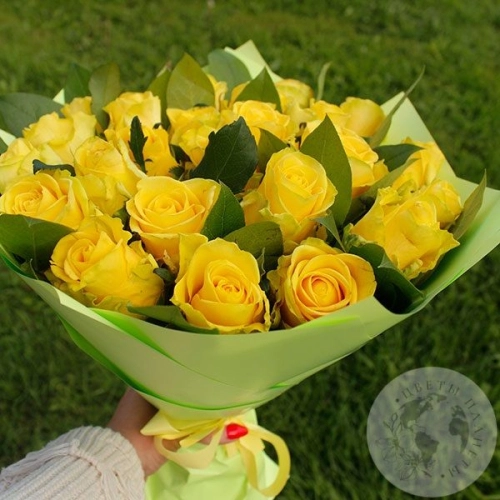Букет из 25 роз "Солнце" в магазине Цветы Планеты