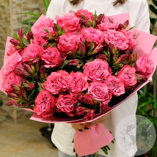 Букет из роз и альстромерий "Сладкое чувство" в магазине Цветы Планеты