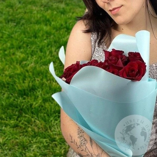 11 роз бордовых 60 см. в магазине Цветы Планеты