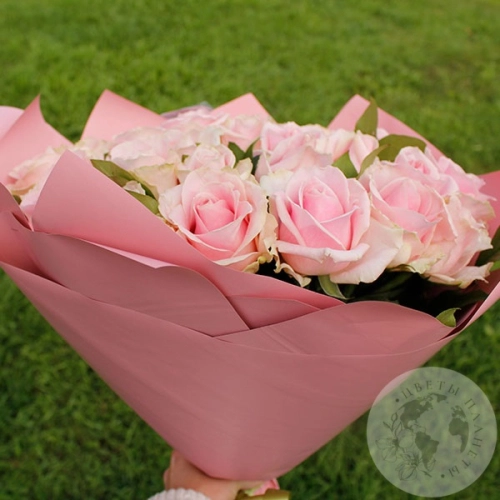 Букет из 25 роз "Нежное чувство" в магазине Цветы Планеты Букет из 25 роз "Нежное чувство" в магазине Цветы Планеты