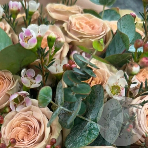 Букет из 23 роз в магазине Цветы Планеты