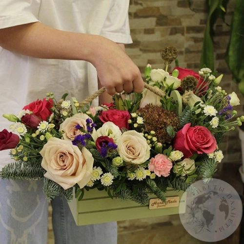 Композиция из хризантем, роз, нобилиса в ящике в магазине Цветы Планеты