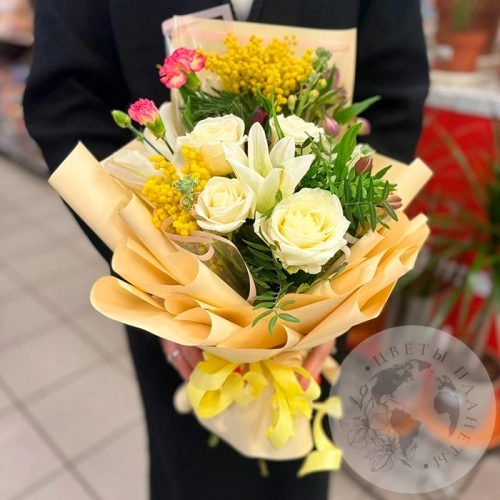 Букет из роз, гвоздик и лилий в магазине Цветы Планеты