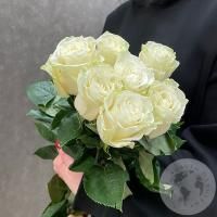 7 роз белых 70 см. в магазине Цветы Планеты