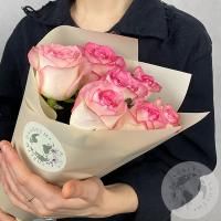7 роз бело-розовых 70 см. в магазине Цветы Планеты