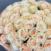 Букет из кремовых роз Эквадор 51 шт. в магазине Цветы Планеты