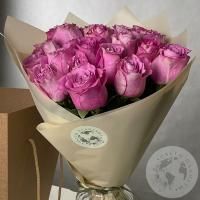 15 роз сиреневых 60 см. в магазине Цветы Планеты