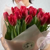 31 тюльпан красный в магазине Цветы Планеты