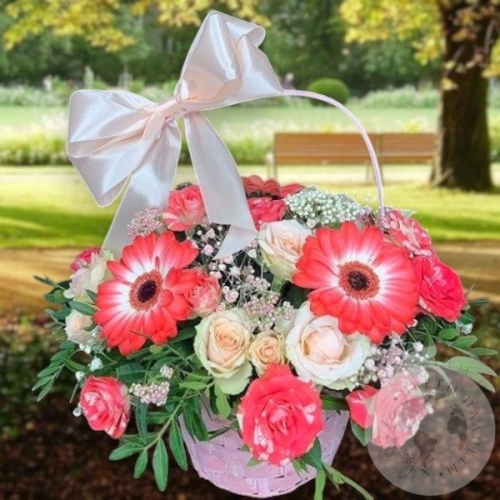 Композиция из роз и гербер в корзине "Отличное настроение" в магазине Цветы Планеты