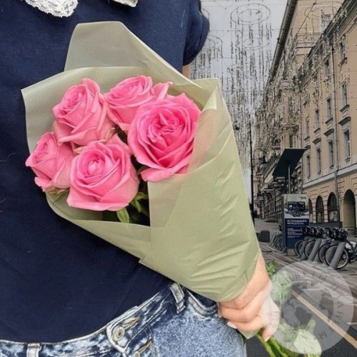 5 роз розовых 50 см. в магазине Цветы Планеты