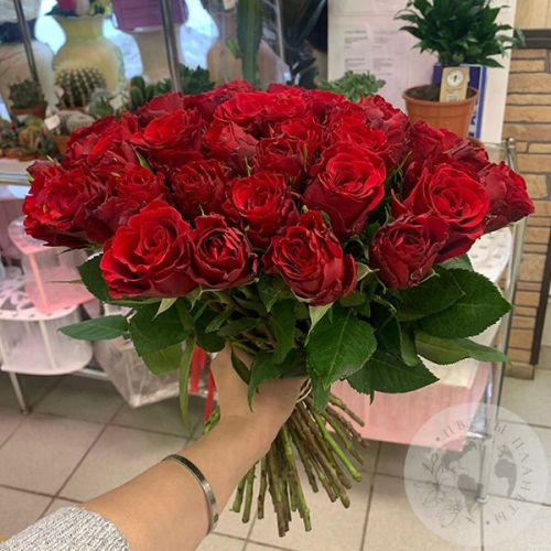 Букет красной розы 51 шт. 40 см. в магазине Цветы Планеты