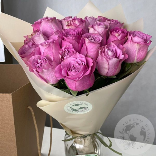 25 роз сиреневых 60 см. в магазине Цветы Планеты