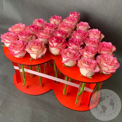 Роза белая в колбе 25 шт. "Сердце" в магазине Цветы Планеты