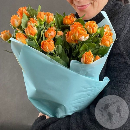 11 кустовых роз оранжевых 60 см в магазине Цветы Планеты