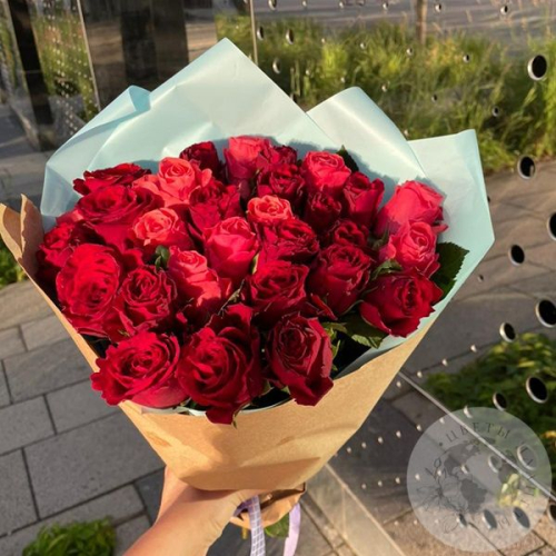 Букет из 35 красных роз 40 см. в магазине Цветы Планеты