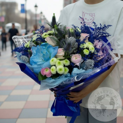 Букет из роз, сантини и солидаго в магазине Цветы Планеты