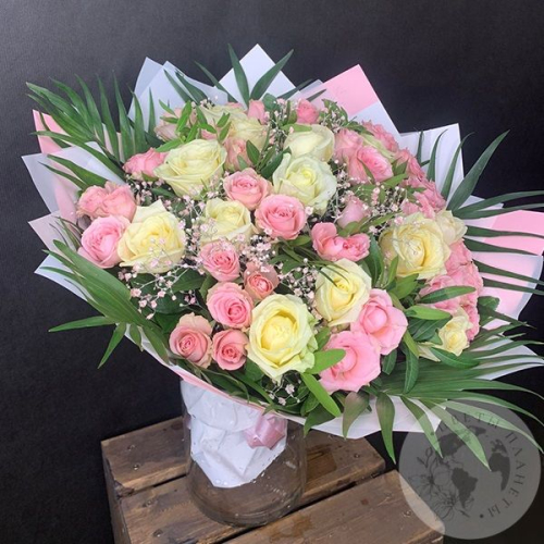 Букет из роз "Светлое послание" в магазине Цветы Планеты