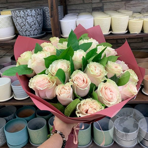 Букет из 25 роз "Нежный" в магазине Цветы Планеты