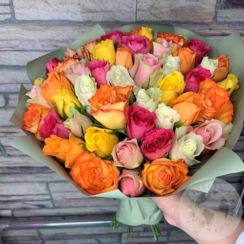 Букет 51 роза микс 40 см. в магазине Цветы Планеты