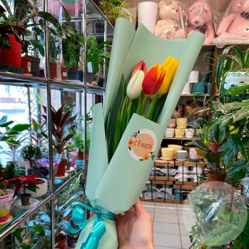 Букет  из 5 тюльпанов микс в магазине Цветы Планеты