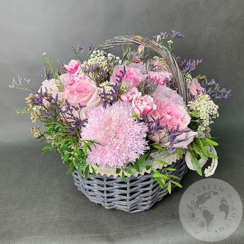 Корзина роз, хризантем и гвоздик "Изысканность" в магазине Цветы Планеты