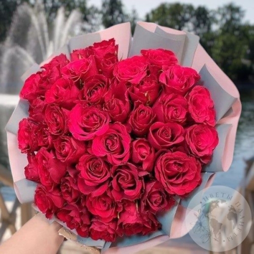 Букет из 39 красных роз в магазине Цветы Планеты