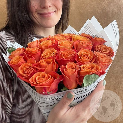 17 роз оранжевых 60 см. в магазине Цветы Планеты