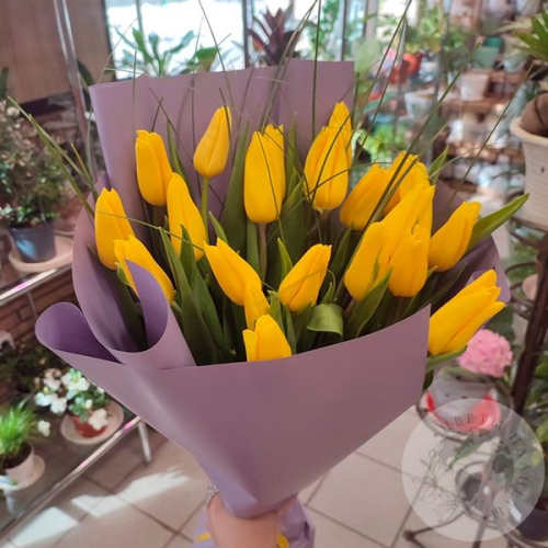 Букет желтых тюльпанов в магазине Цветы Планеты