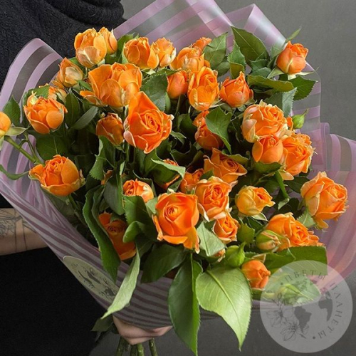 7 кустовых роз оранжевых 60 см в магазине Цветы Планеты