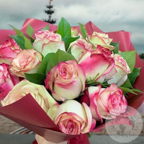 Букет из 21 розы в магазине Цветы Планеты