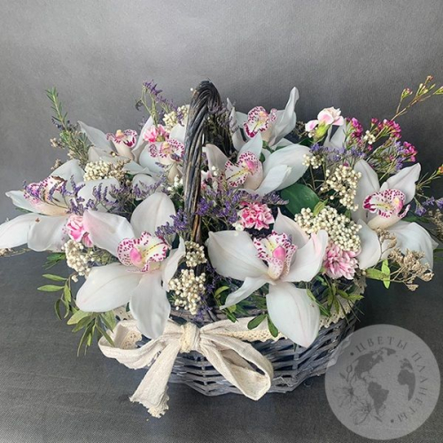 Корзина с орхидеями в магазине Цветы Планеты