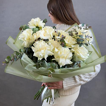 Букет из 11 белых французских роз