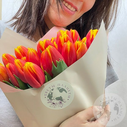 31 тюльпан красно-желтый в магазине Цветы Планеты