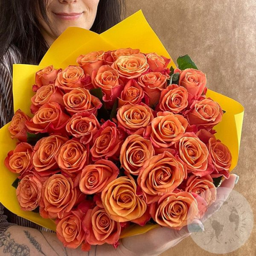 35 роз оранжевых 60 см. в магазине Цветы Планеты
