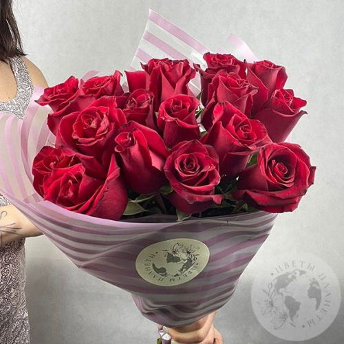 19 роз бордовых 60 см. в магазине Цветы Планеты