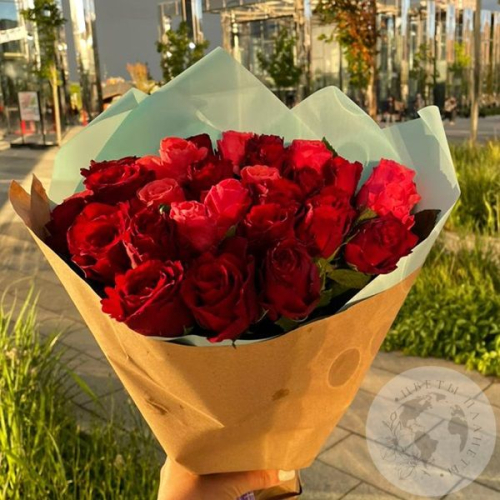 Букет из 35 красных роз 40 см. в магазине Цветы Планеты