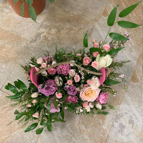 Композиция роз, гербер и гвоздики в ящике "Добрая"